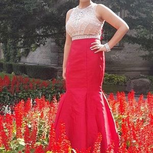 Beautiful mermaid style red dress